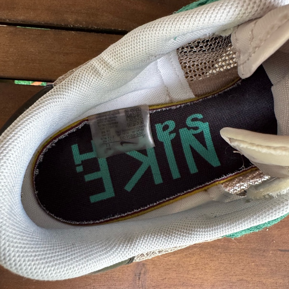 Nike Sacai Vaporwaffle Sneakers View 5